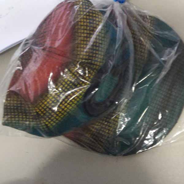 Ladrão furta chácara e esquece boné no local