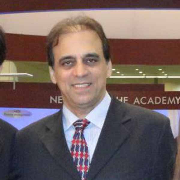 Bassam Mourad recebe os parabéns nesta terça