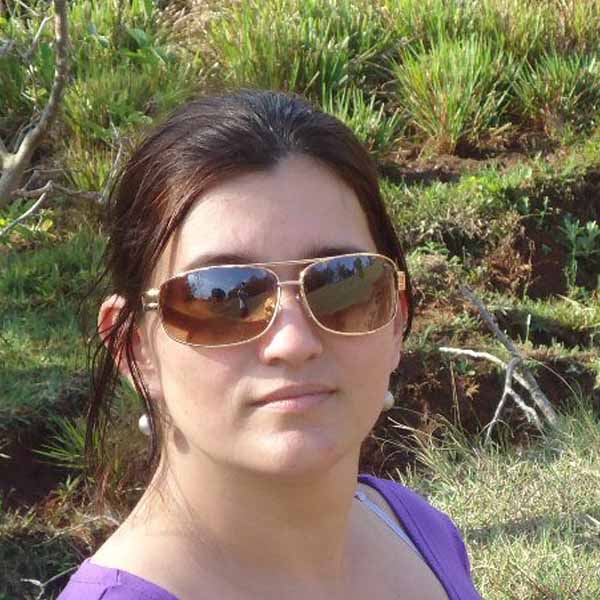 Cassia Andrade recebe os parabéns