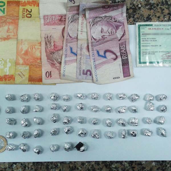PM apreende dezenas de pedras de crack e leva proprietário para a cadeia