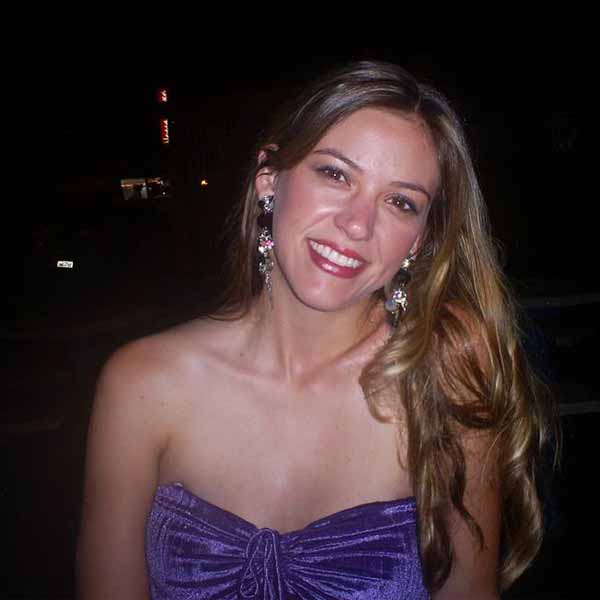 Alessandra Buchler comemora a chegada de mais um ano de vida