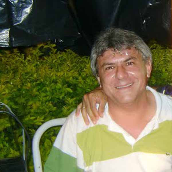 César Busato recebe os parabéns nesta quarta feira.