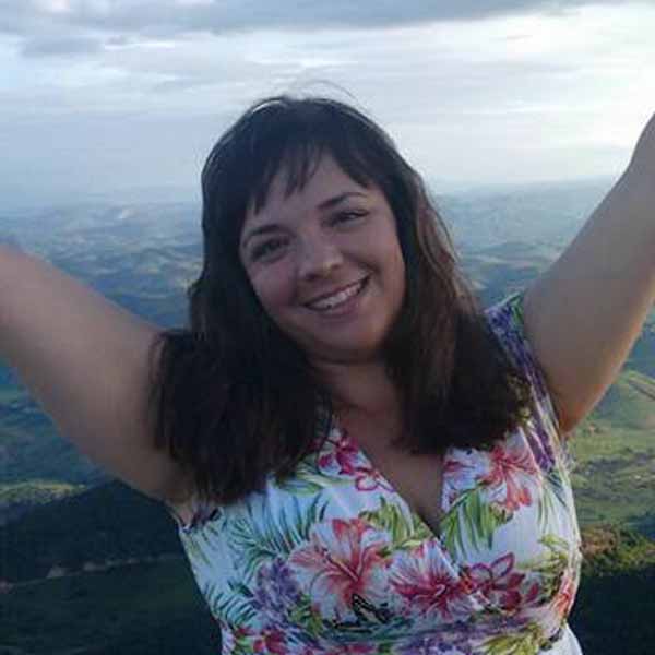 Juliana de Paula recebe os parabéns