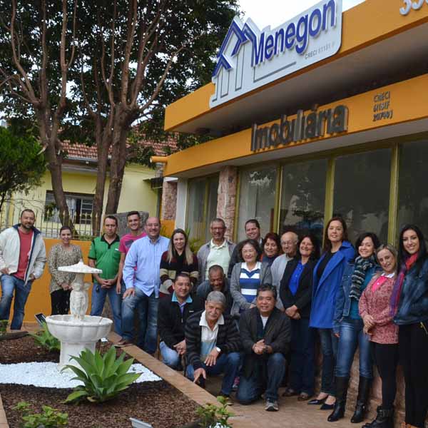 Menegon Imobiliária recebe o terço empresarial