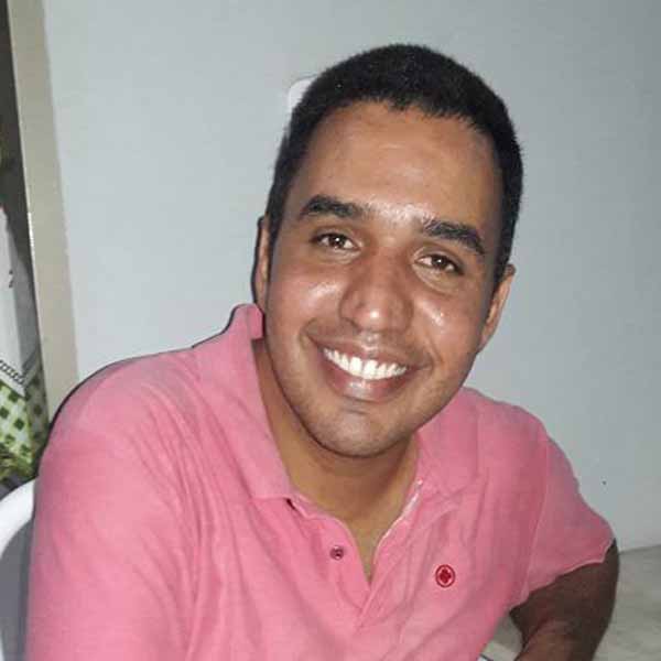 Peterson Rufino apagou velinhas ontem