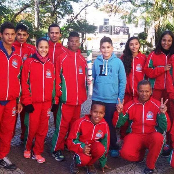 Revezamento da Tocha Olímpica é simulado em Paraguaçu