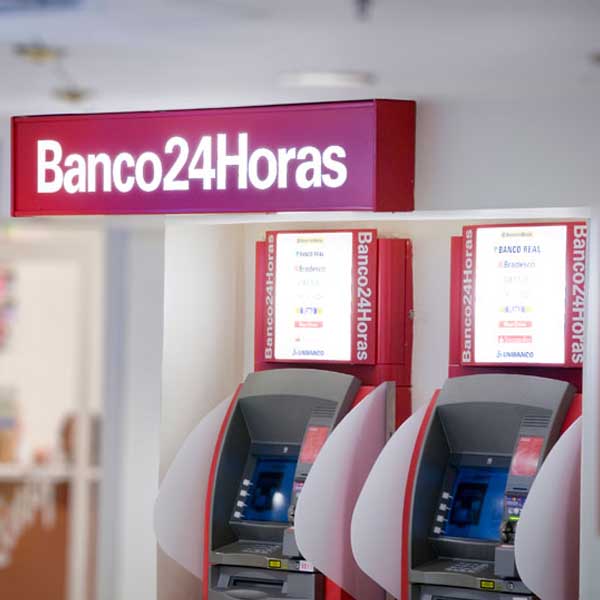 Câmara aprova obrigatoriedade de divisórias nos caixas de agências bancárias