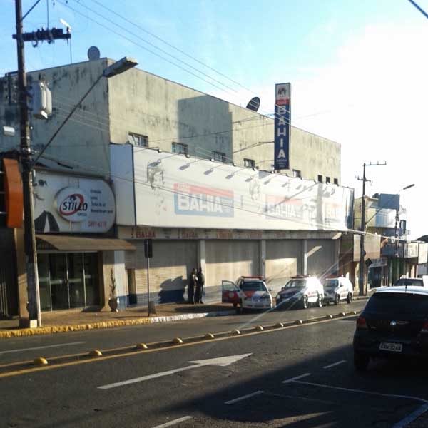 Bandidos arrombam cofre e levam cerca de R$ 80 mil da Casas Bahia em Tupã
