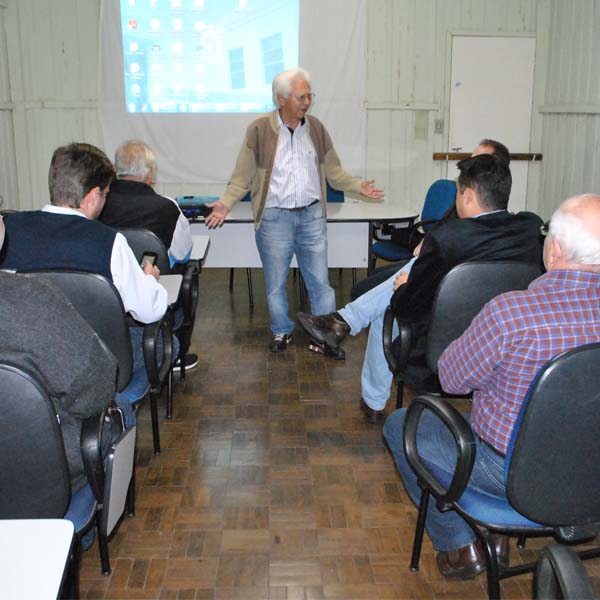 Vereadores se reúnem com diretoria da Santa Casa de Assis e esclarecem situação dos leitos de UTI