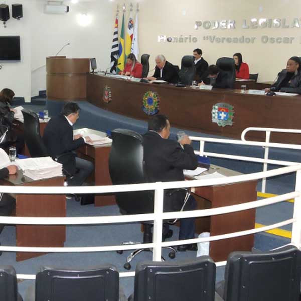 Câmara aprova créditos para saúde, auxílio transporte e Cidade Digital
