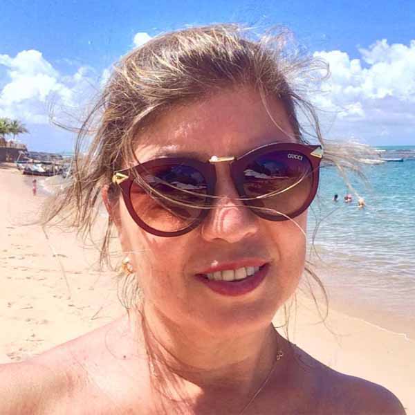 Denise Rodrigues apaga velinhas