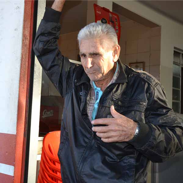 Idoso entra em luta corporal com bandido armado em Paraguaçu