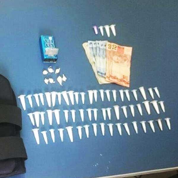 “Vovô do tráfico” é preso com cocaína e crack em Quatá