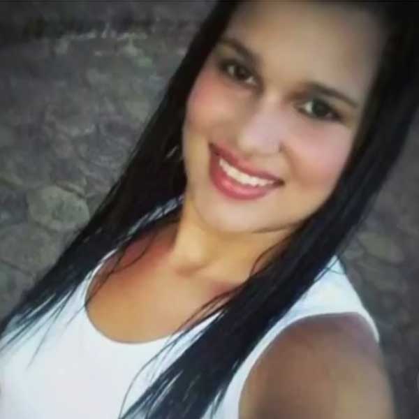 Jovem baleada na cabeça pelo ex-namorado recebe alta do hospital