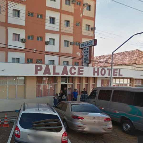 Vereadores questionam Prefeito Municipal sobre reforma e remodelação do prédio do Palace Hotel