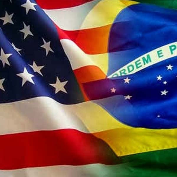 Professora de inglês com 30 anos de experiência chega a Paraguaçu e oferece os seus serviços