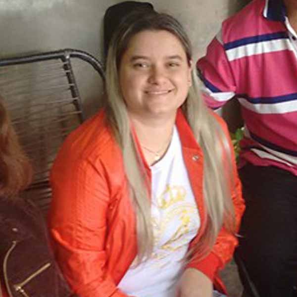 Jaqueline Janegitz faz mais um ano de vida