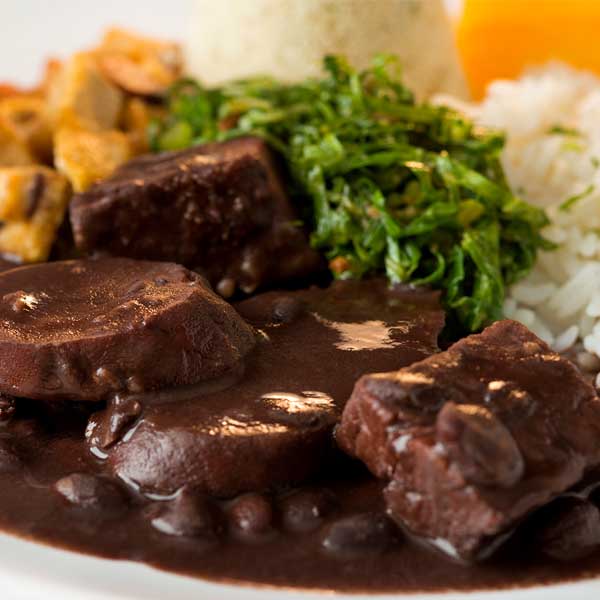Sábado é dia de feijoada no Brumado Restaurante & Churrascaria