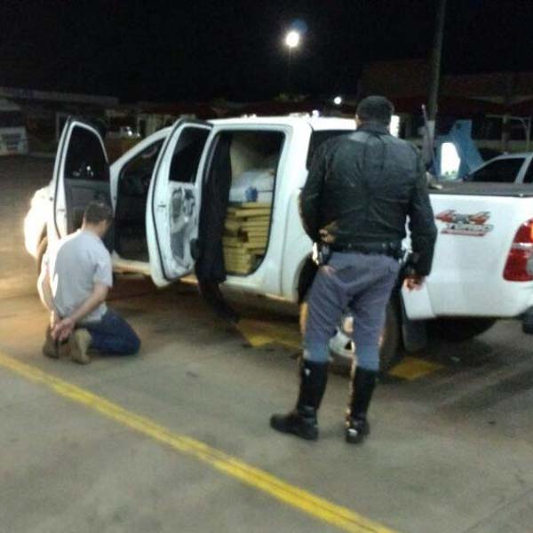 Caminhonete com placas de Paraguaçu Paulista é apreendida com 1 tonelada de maconha