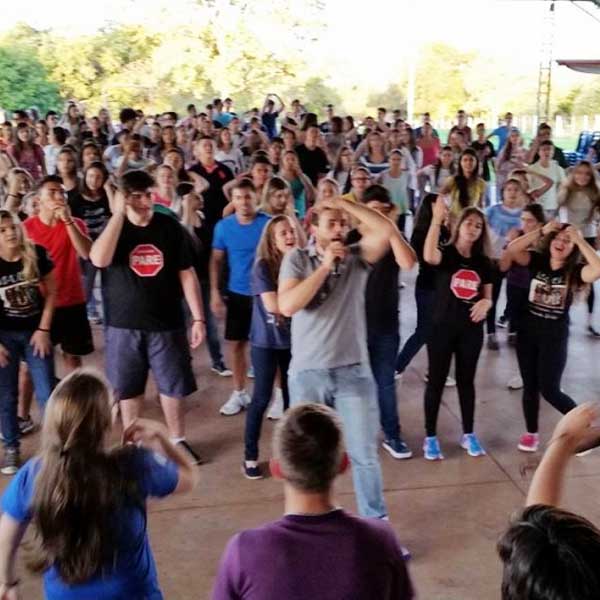 Louvor Pare prepara retiro em comemoração ao seu 4º aniversário