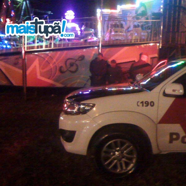 Poltrona de brinquedo se solta e jovem fica ferida na Festa do Ovo em Bastos