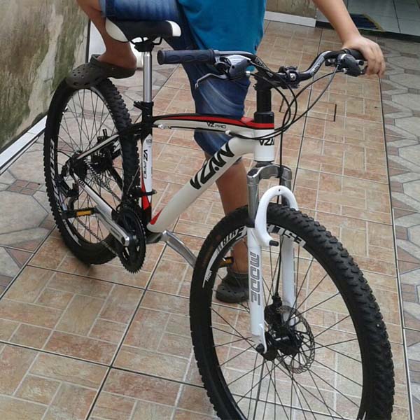 Mãe pede ajuda para encontrar bicicleta roubada do filho
