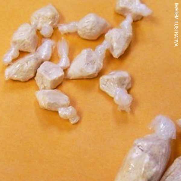 Jovem confessa propriedade de droga e acaba atrás das grades em Paraguaçu