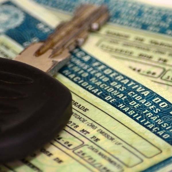 Exame toxicológico para motoristas com habilitação C, D e E passa a ser obrigatório no Estado de SP
