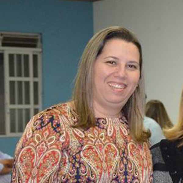 Karina Rodrigues apaga velinhas