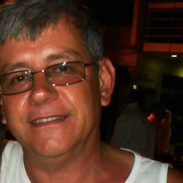 Neto Guedes comemora idade nova