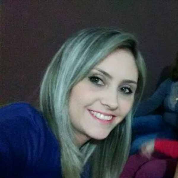 Priscila Krokares recebe os parabéns