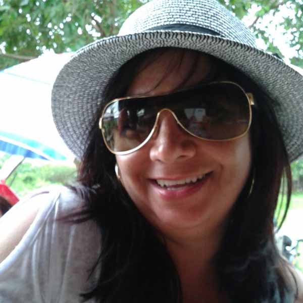 Edilene Oliveira apagou velinhas