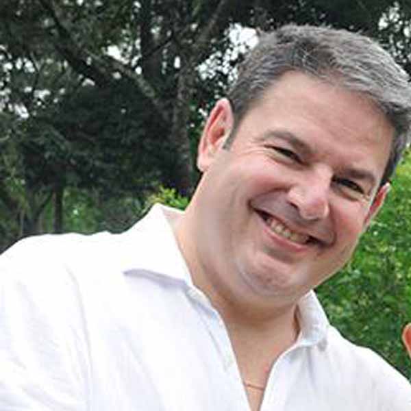 Rodrigo Furio comemora idade nova nesta segunda-feira