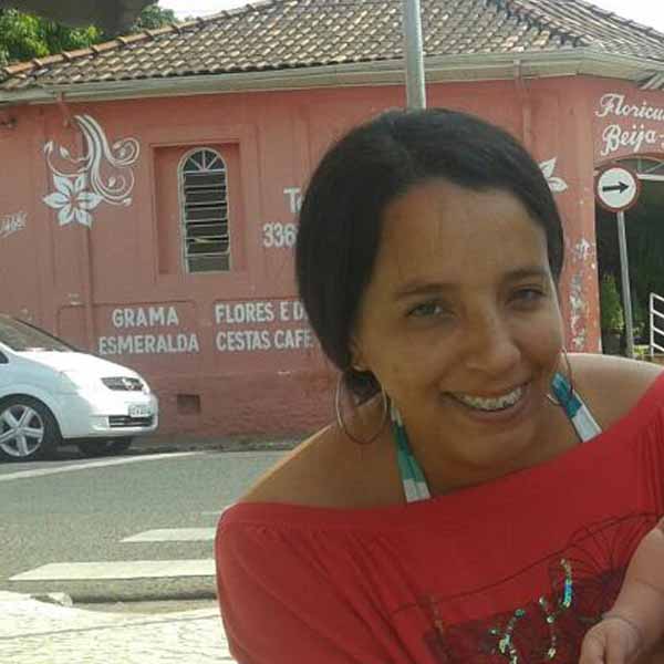 Rosália Angélica apaga velinhas nesta terça-feira