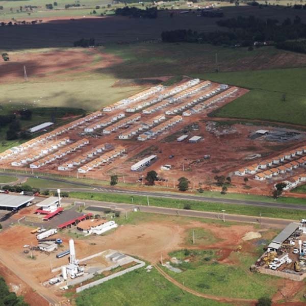 Vereadores questionam a instalação de aquecedores solares e de passarela para pedestre no 'J1'