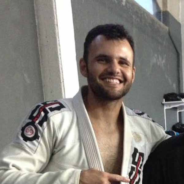 Elton Camargo aniversaria neste sábado