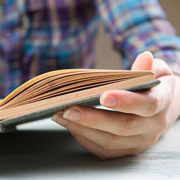 Hábito da leitura diária aumenta expectativa de vida