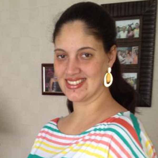 Aline Godinho apaga velinhas
