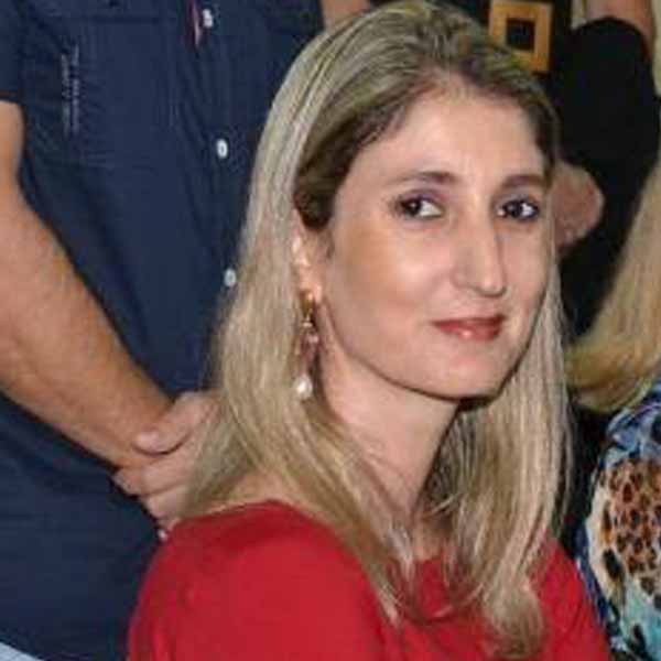 Kelli Cristina apaga velinhas