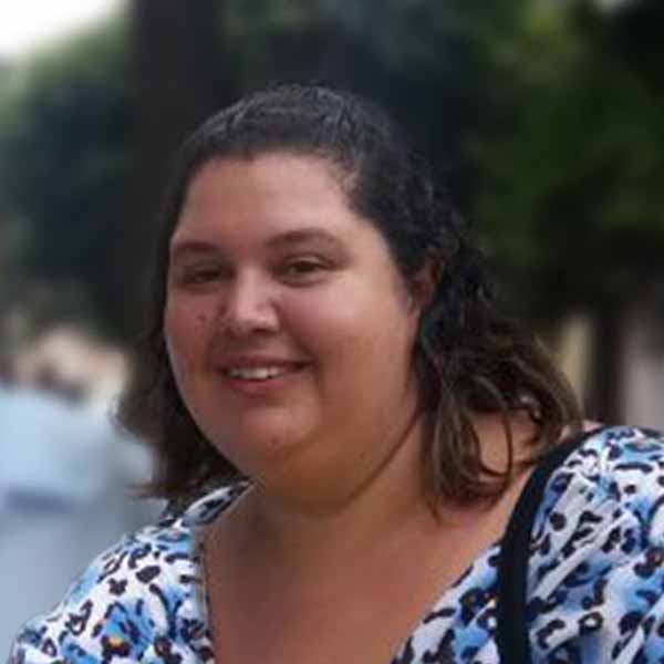 Giovana Elena Santos apaga velinhas hoje!