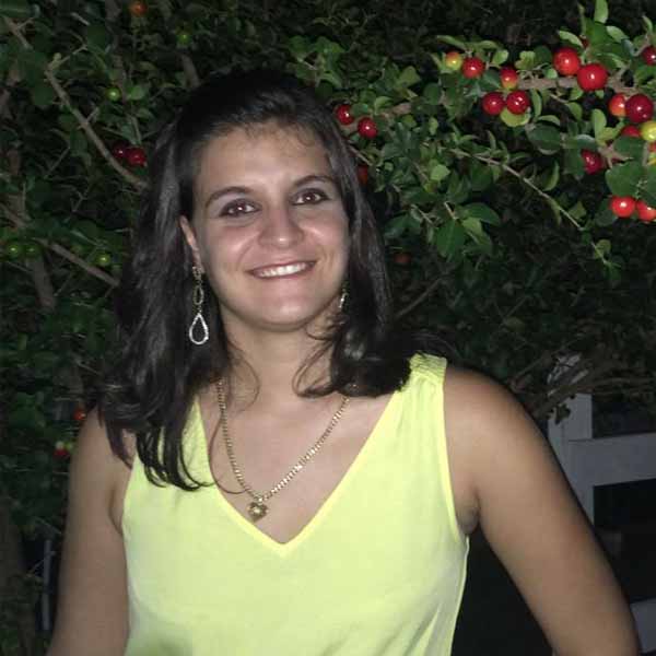 Hoje é dia de cantar parabéns para Amanda Paula Gonçalves.