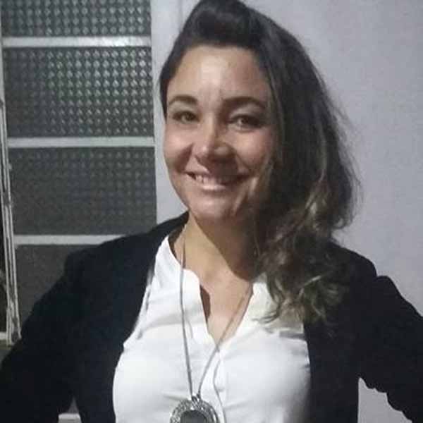 Adriana Alves Martins aniversaria neste domingo