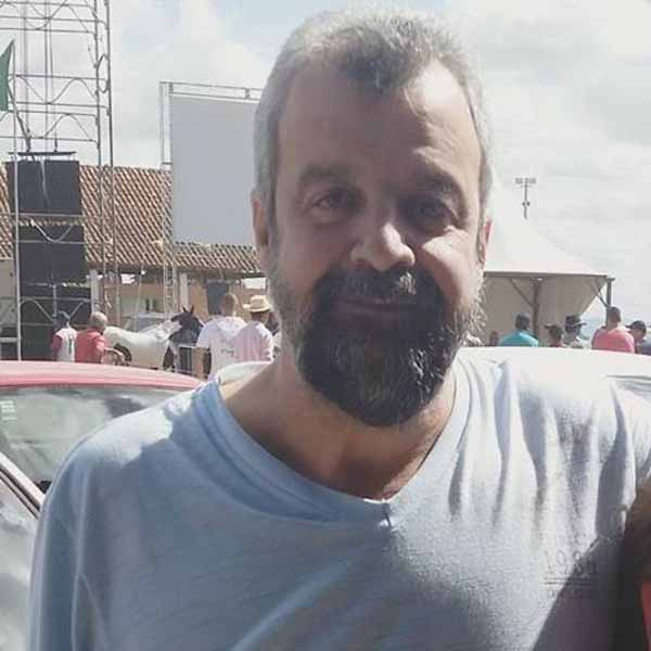 Hoje é dia de cantar parabéns para Harides Garcia Filho.