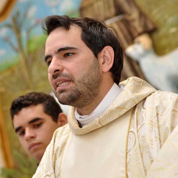 Paróquia convida para missa em honra e louvor a São Miguel Arcanjo
