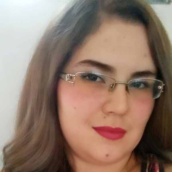 Vanessa de Andrade ganha carinho especial no dia do seu aniversário