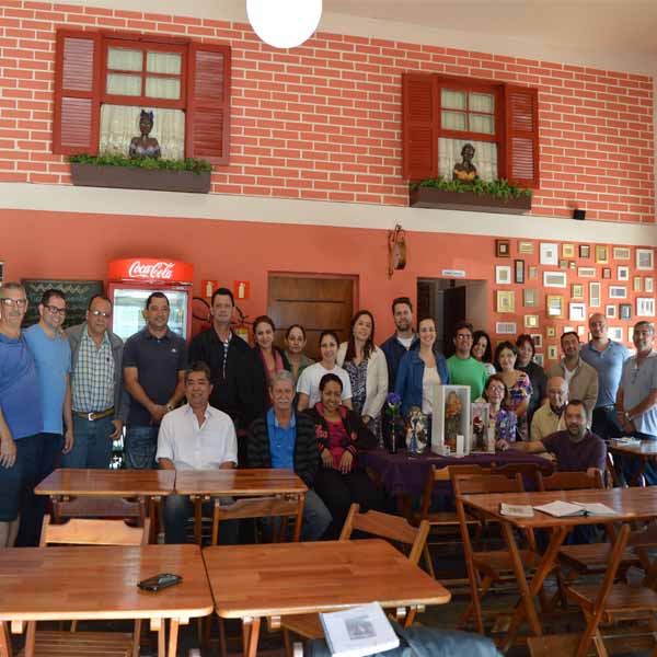 Restaurante Chef Lely recebe o terço empresarial