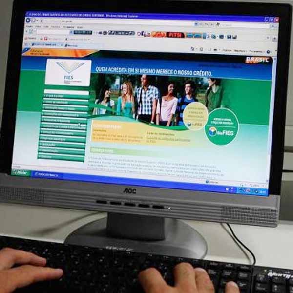 MEC prorroga prazo de documentos do Fies devido à greve dos bancários
