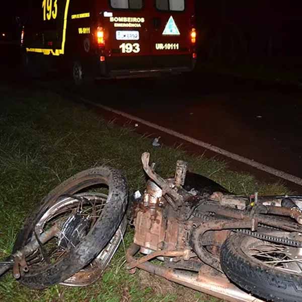 Motociclista morre ao ser atingido por carro em vicinal de Tupã