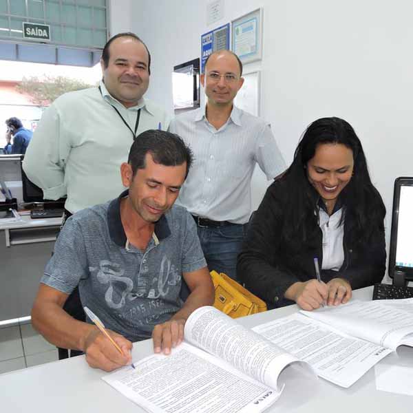 Sincomerciários participa de 1ª etapa de assinaturas dos contratos do Residencial Vila Bella
