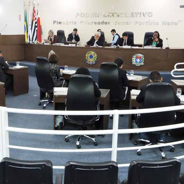 Vereadores fazem questionamentos ao Prefeito Municipal